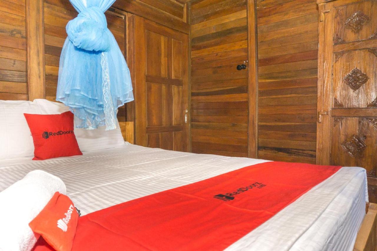 فندق Reddoorz @ Tambolaka Sumba Lokokaki المظهر الخارجي الصورة